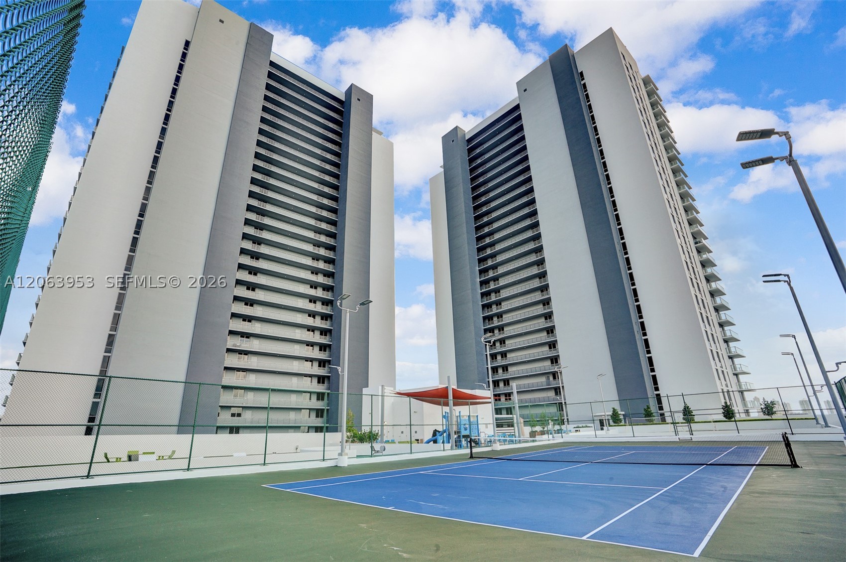 16385 Biscayne Blvd #1601+2 Parkings, North Miami Beach FL 33160
