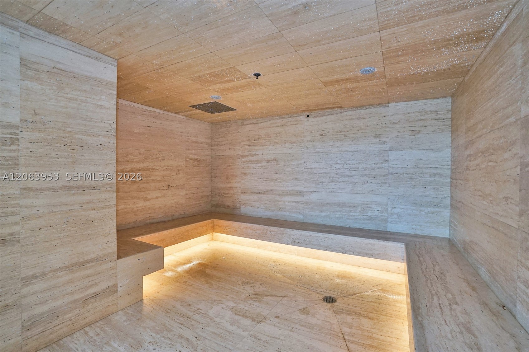16385 Biscayne Blvd #1601+2 Parkings, North Miami Beach FL 33160