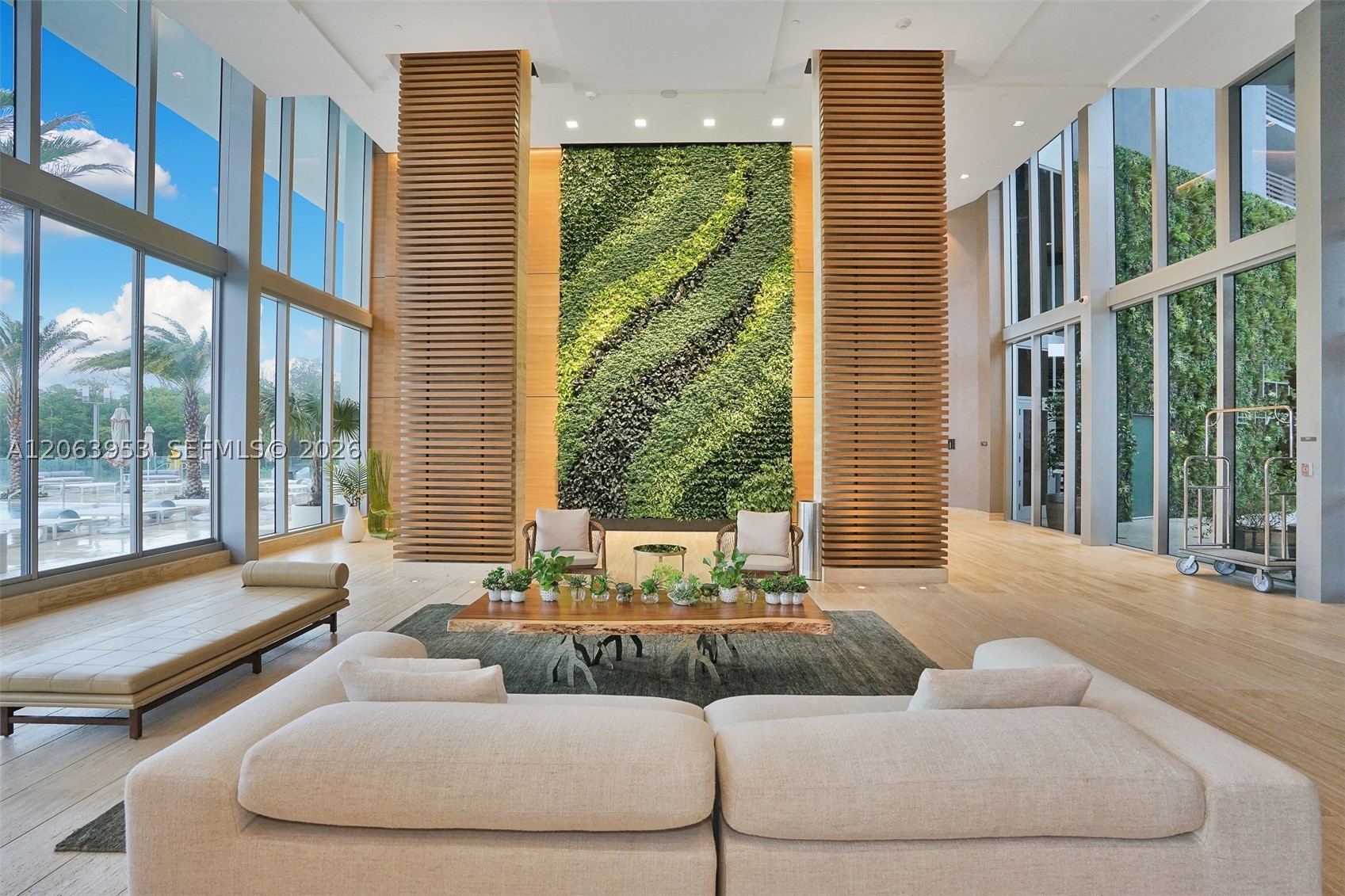 16385 Biscayne Blvd #1601+2 Parkings, North Miami Beach FL 33160
