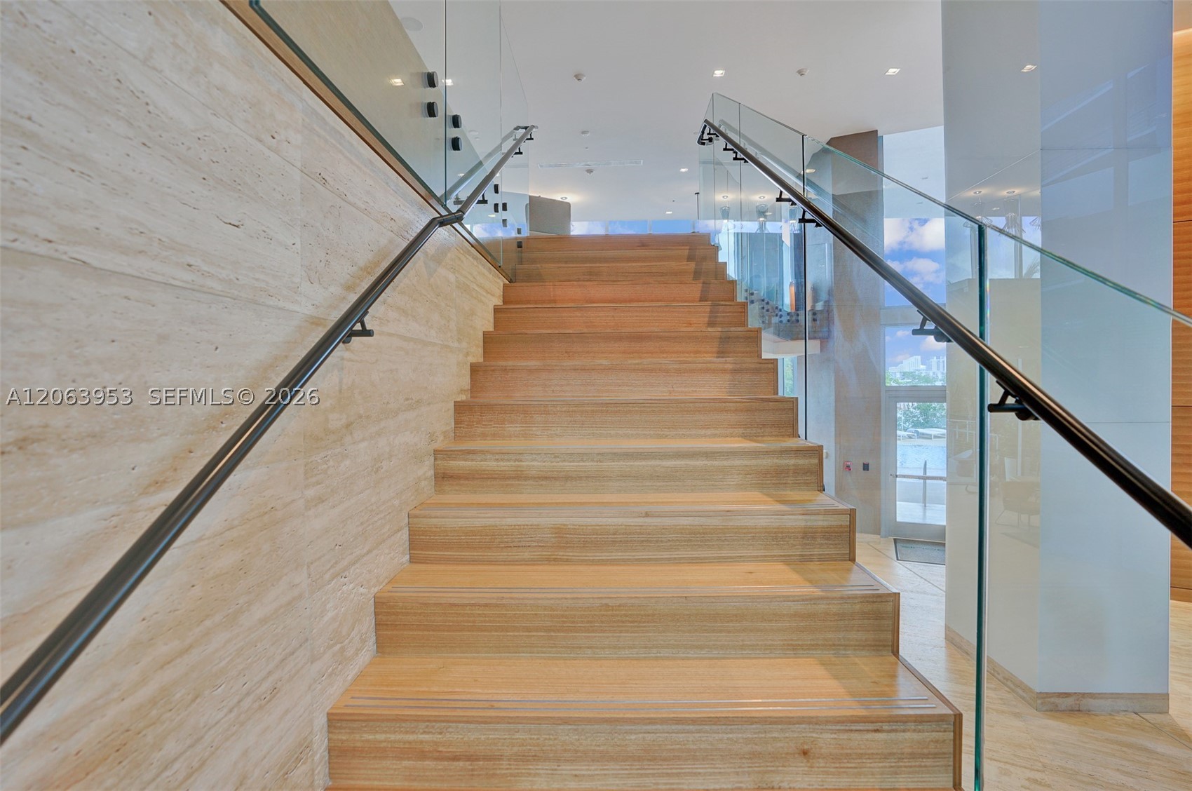 16385 Biscayne Blvd #1601+2 Parkings, North Miami Beach FL 33160
