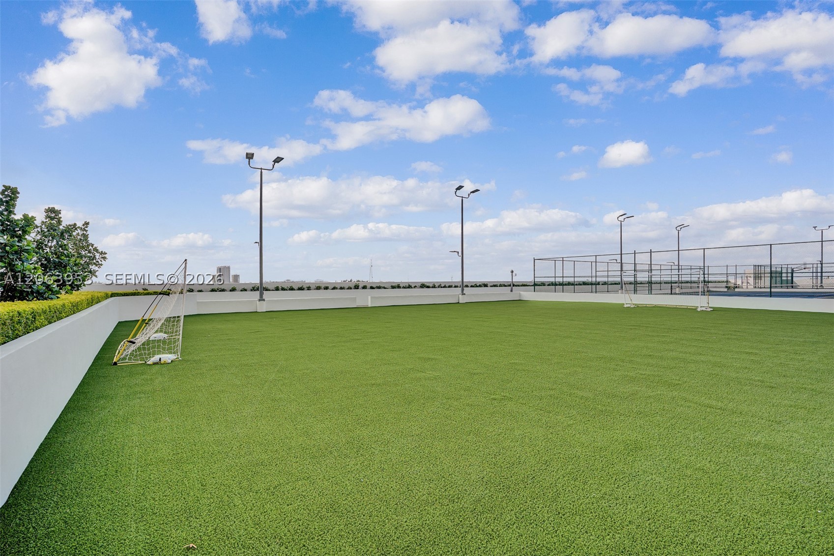 16385 Biscayne Blvd #1601+2 Parkings, North Miami Beach FL 33160