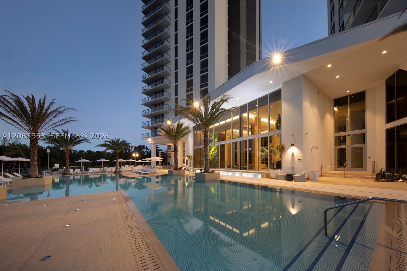 16385 Biscayne Blvd #1601+2 Parkings, North Miami Beach FL 33160