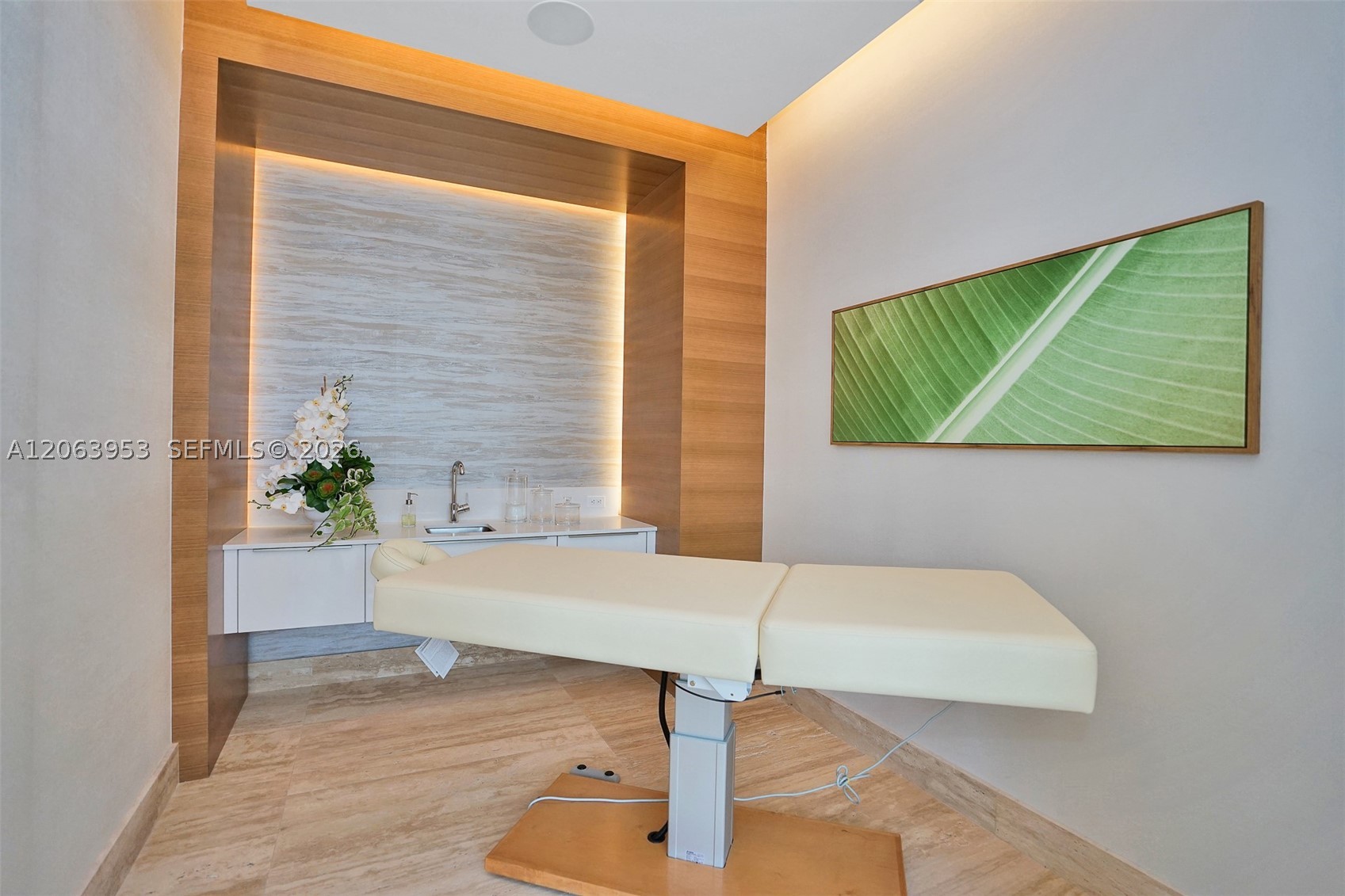 16385 Biscayne Blvd #1601+2 Parkings, North Miami Beach FL 33160