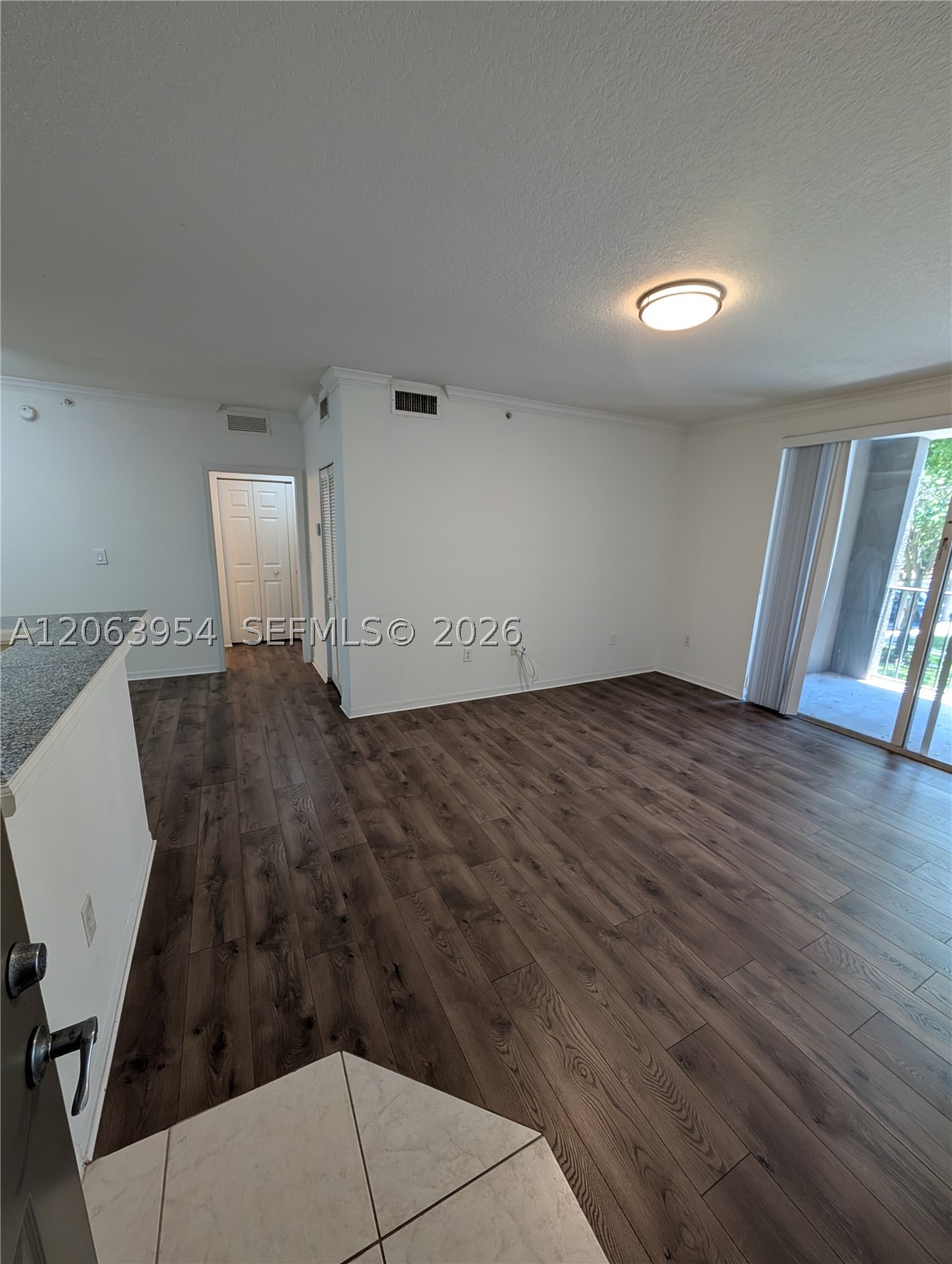6831 SW 44th St #203, Miami FL 33155