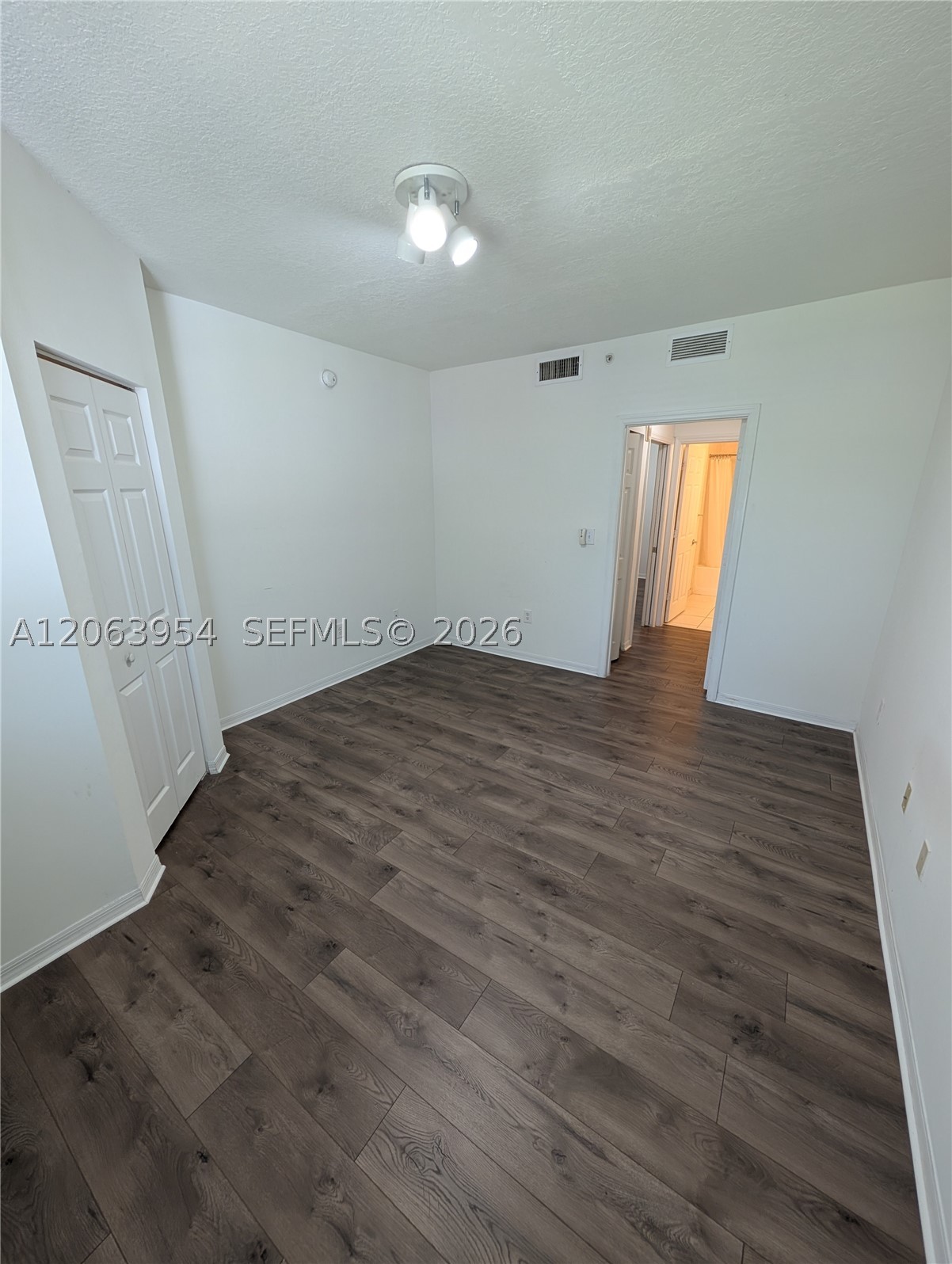 6831 SW 44th St #203, Miami FL 33155