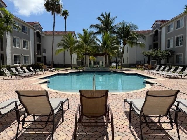 6831 SW 44th St #203, Miami FL 33155