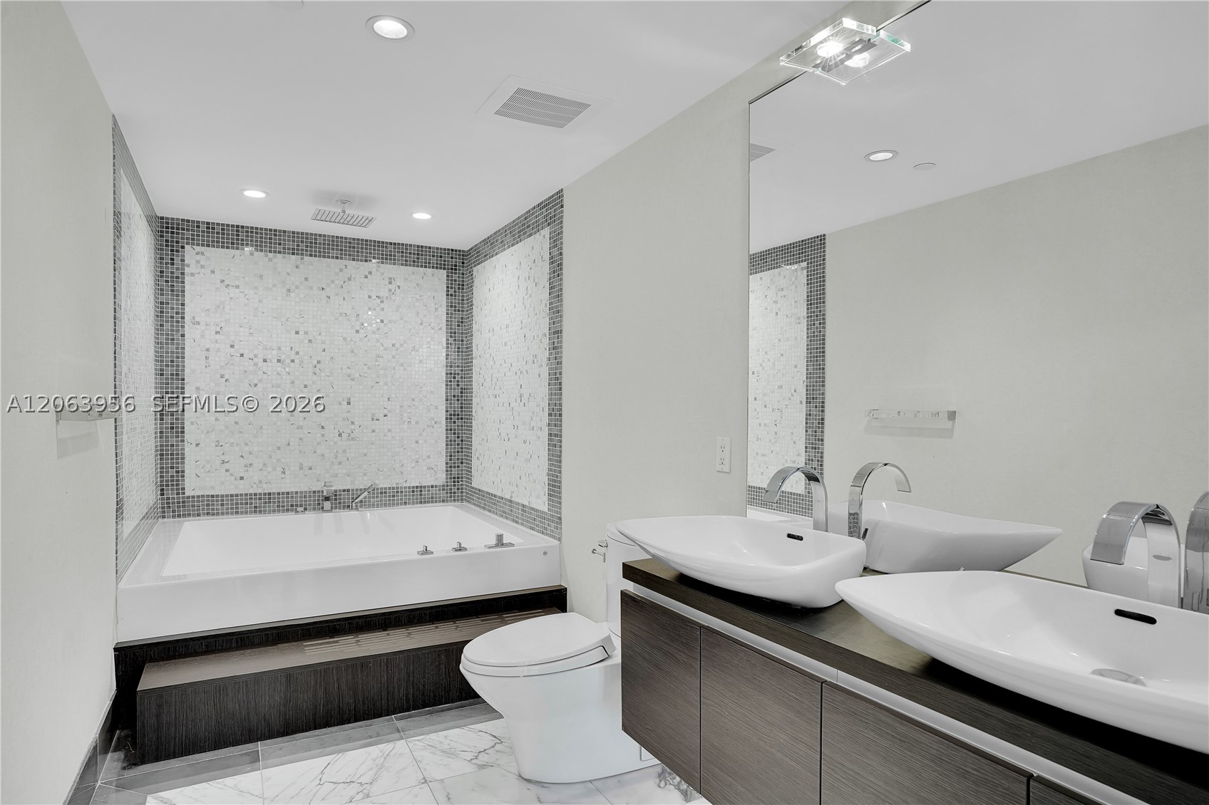 200 Biscayne Boulevard Way #503, Miami FL 33131