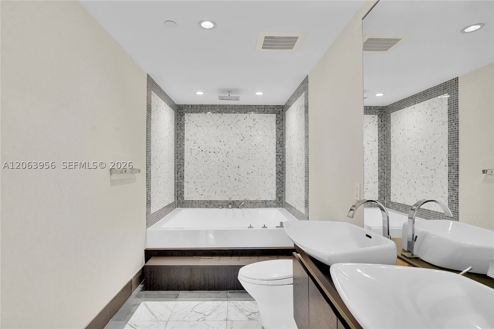 200 Biscayne Boulevard Way #503, Miami FL 33131