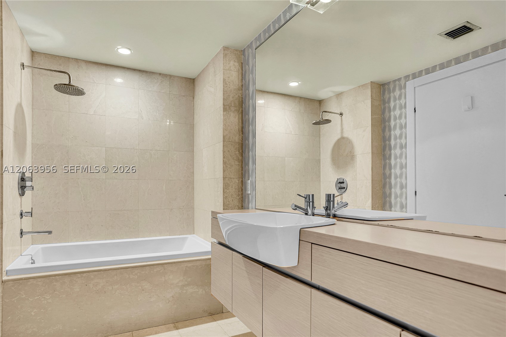 200 Biscayne Boulevard Way #503, Miami FL 33131
