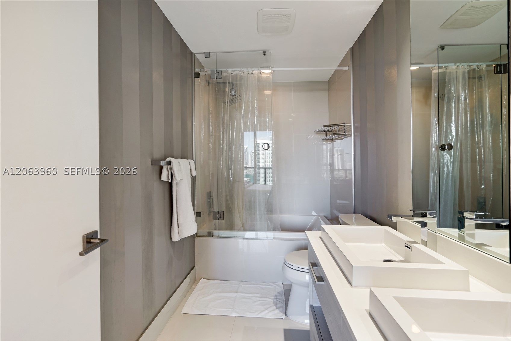 55 SW 9th St #2301, Miami FL 33130
