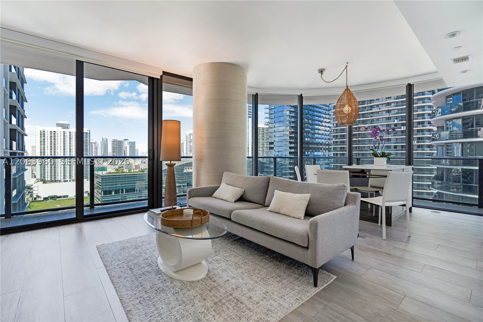 55 SW 9th St #2301, Miami FL 33130