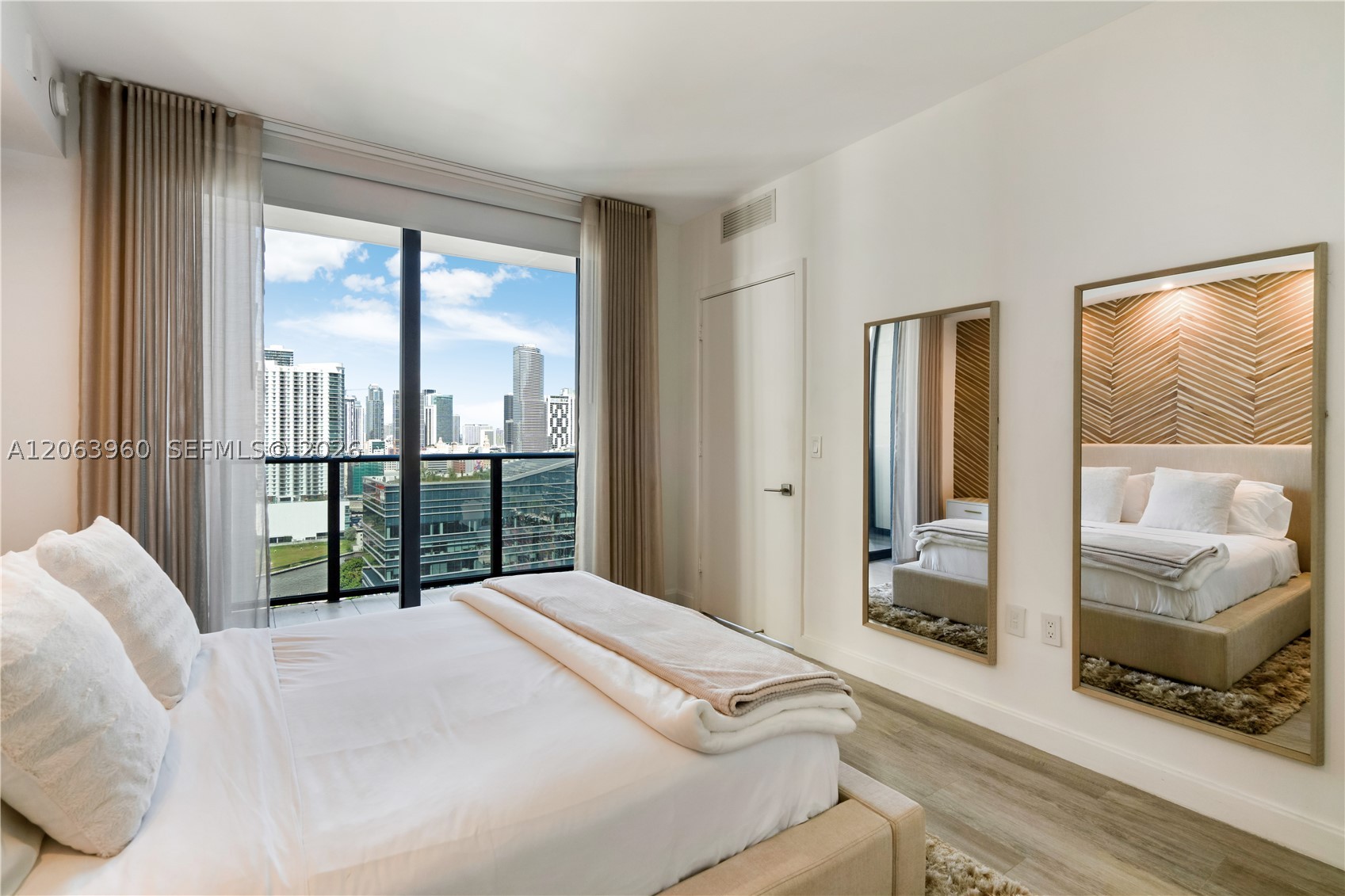 55 SW 9th St #2301, Miami FL 33130