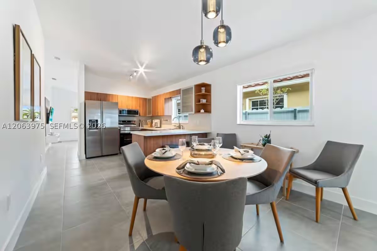 2776 W 71st Pl, Hialeah FL 33016