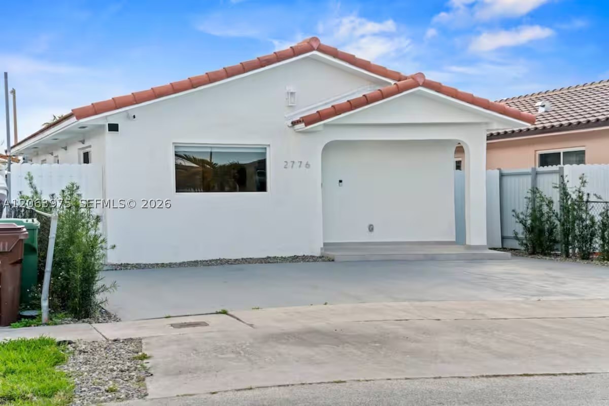2776 W 71st Pl, Hialeah FL 33016