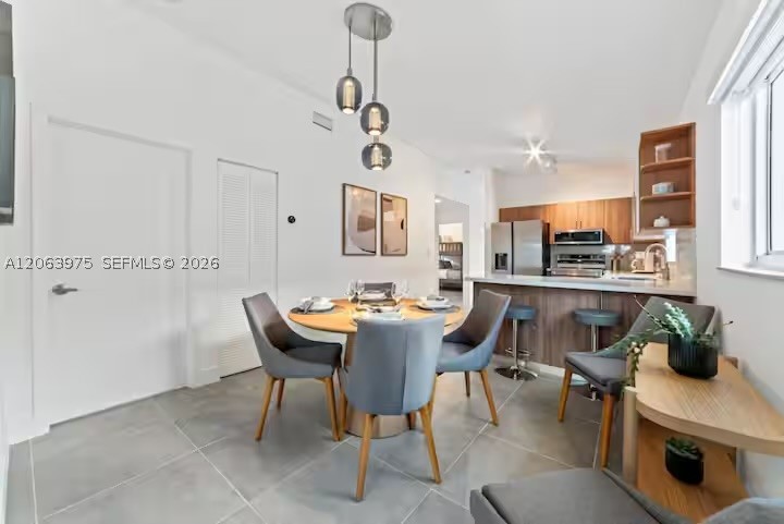 2776 W 71st Pl, Hialeah FL 33016