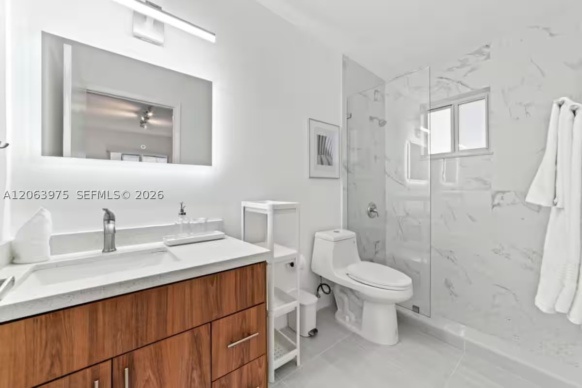 2776 W 71st Pl, Hialeah FL 33016
