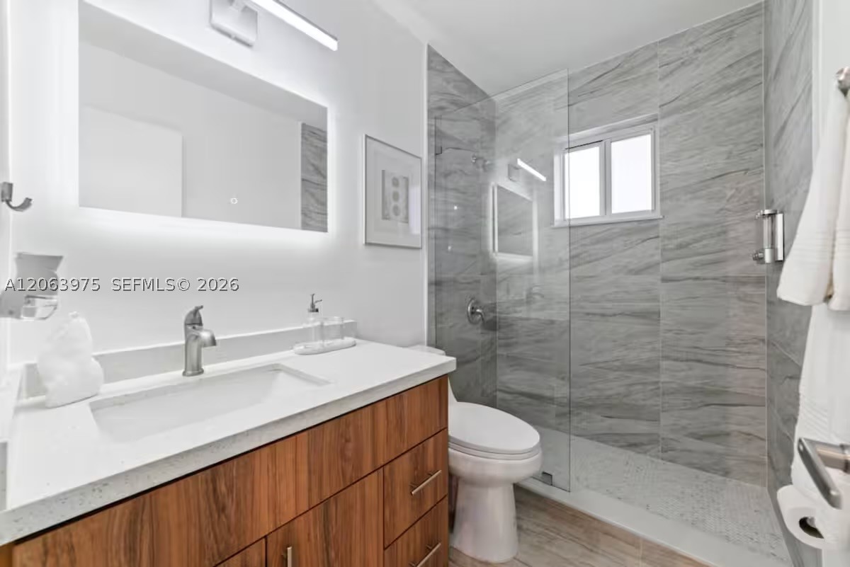 2776 W 71st Pl, Hialeah FL 33016