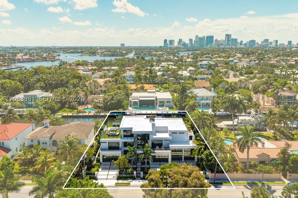 725 Poinciana Dr, Fort Lauderdale FL 33301