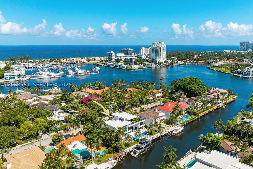 725 Poinciana Dr, Fort Lauderdale FL 33301