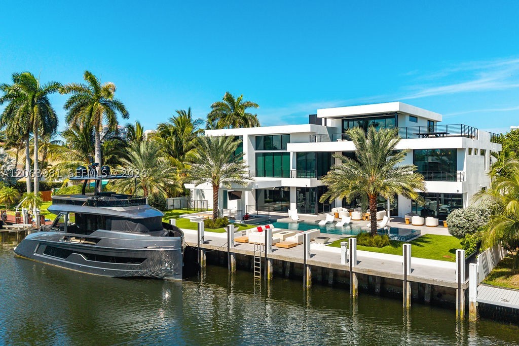 725 Poinciana Dr, Fort Lauderdale FL 33301
