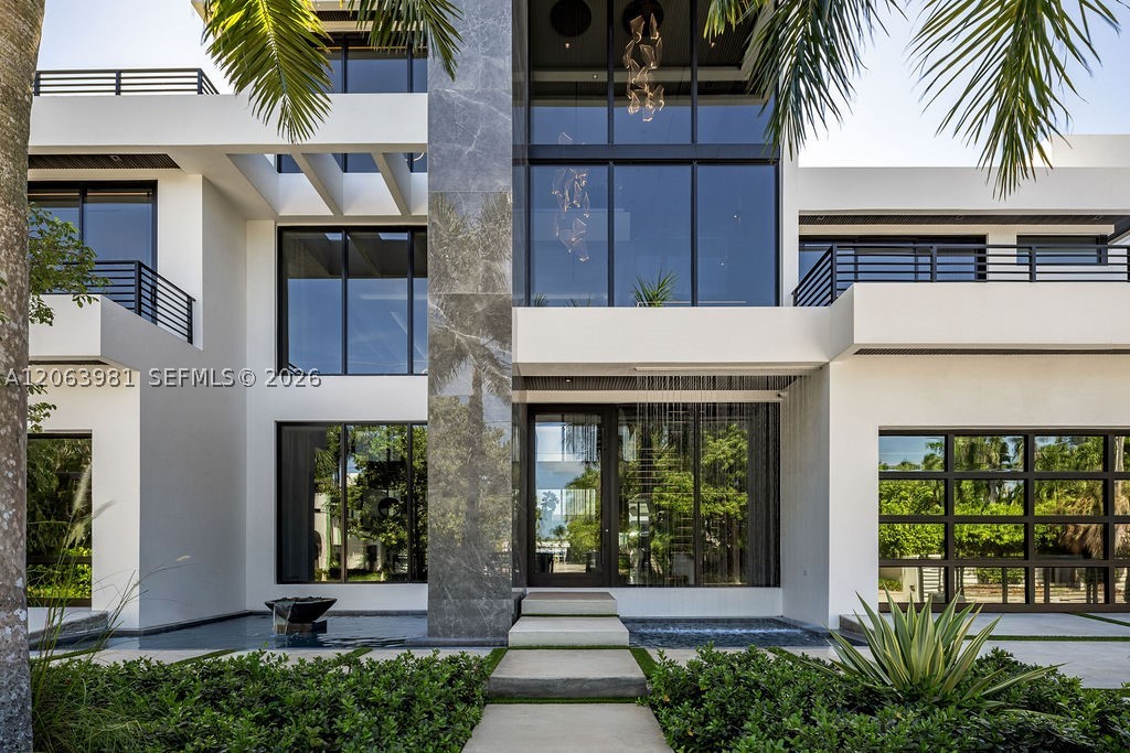725 Poinciana Dr, Fort Lauderdale FL 33301
