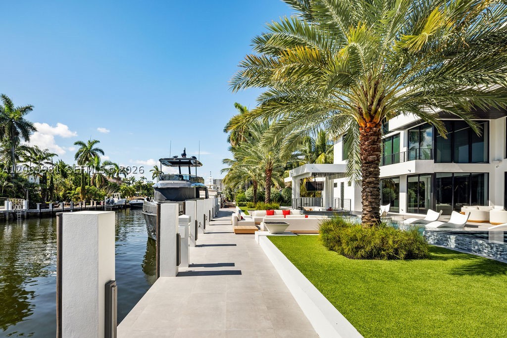 725 Poinciana Dr, Fort Lauderdale FL 33301