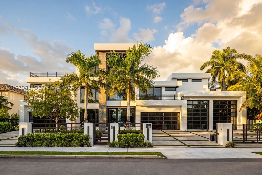 725 Poinciana Dr, Fort Lauderdale FL 33301
