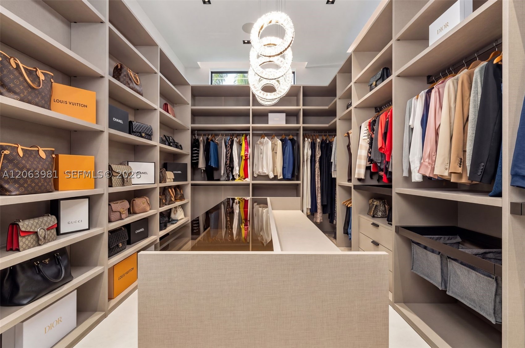 725 Poinciana Dr, Fort Lauderdale FL 33301
