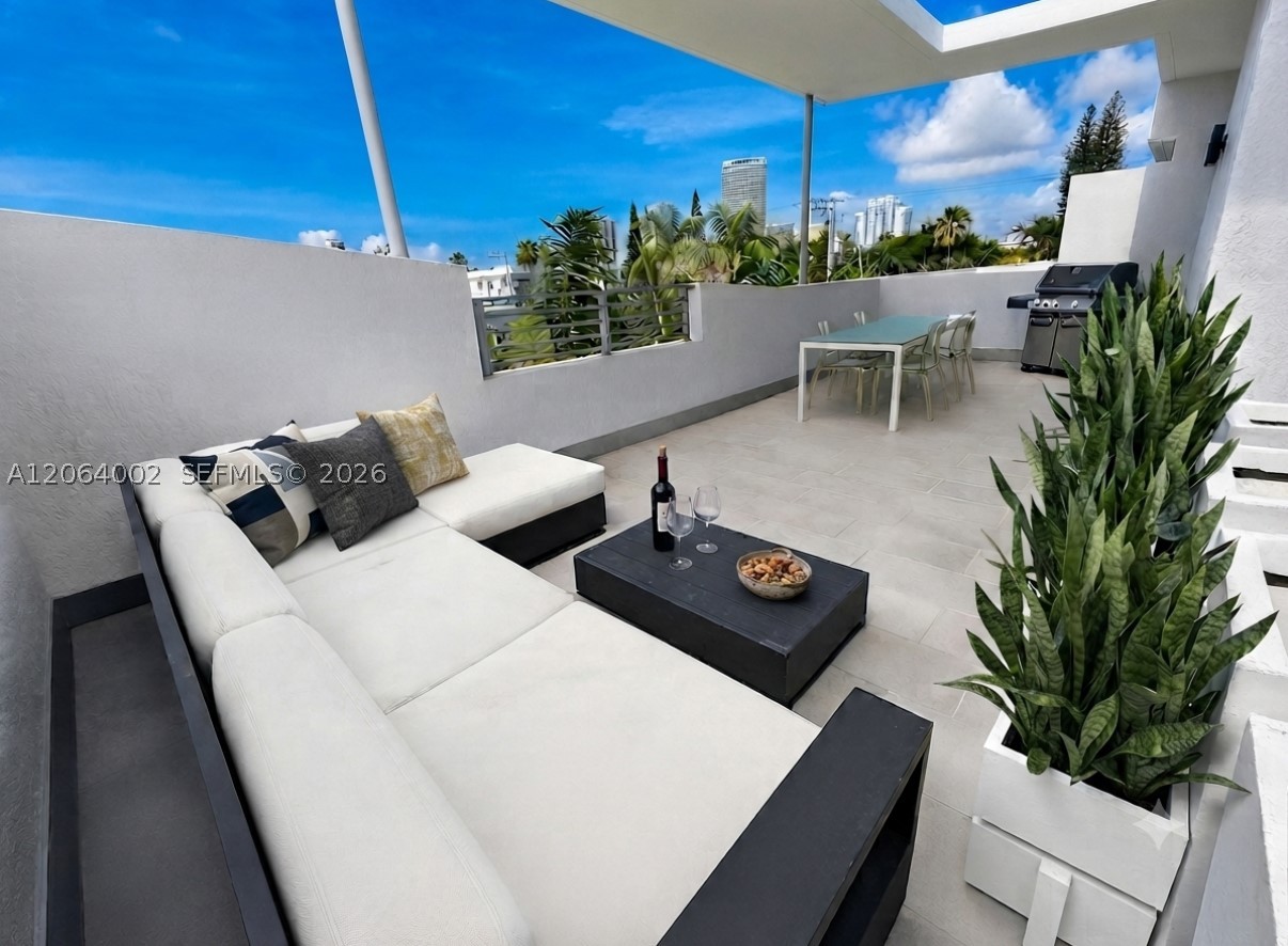 928 Pennsylvania Ave #1, Miami Beach FL 33139