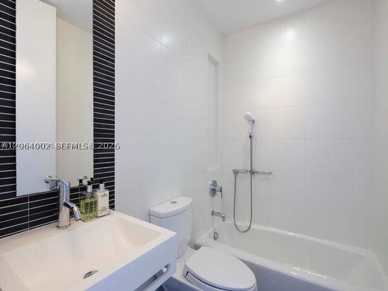 928 Pennsylvania Ave #1, Miami Beach FL 33139