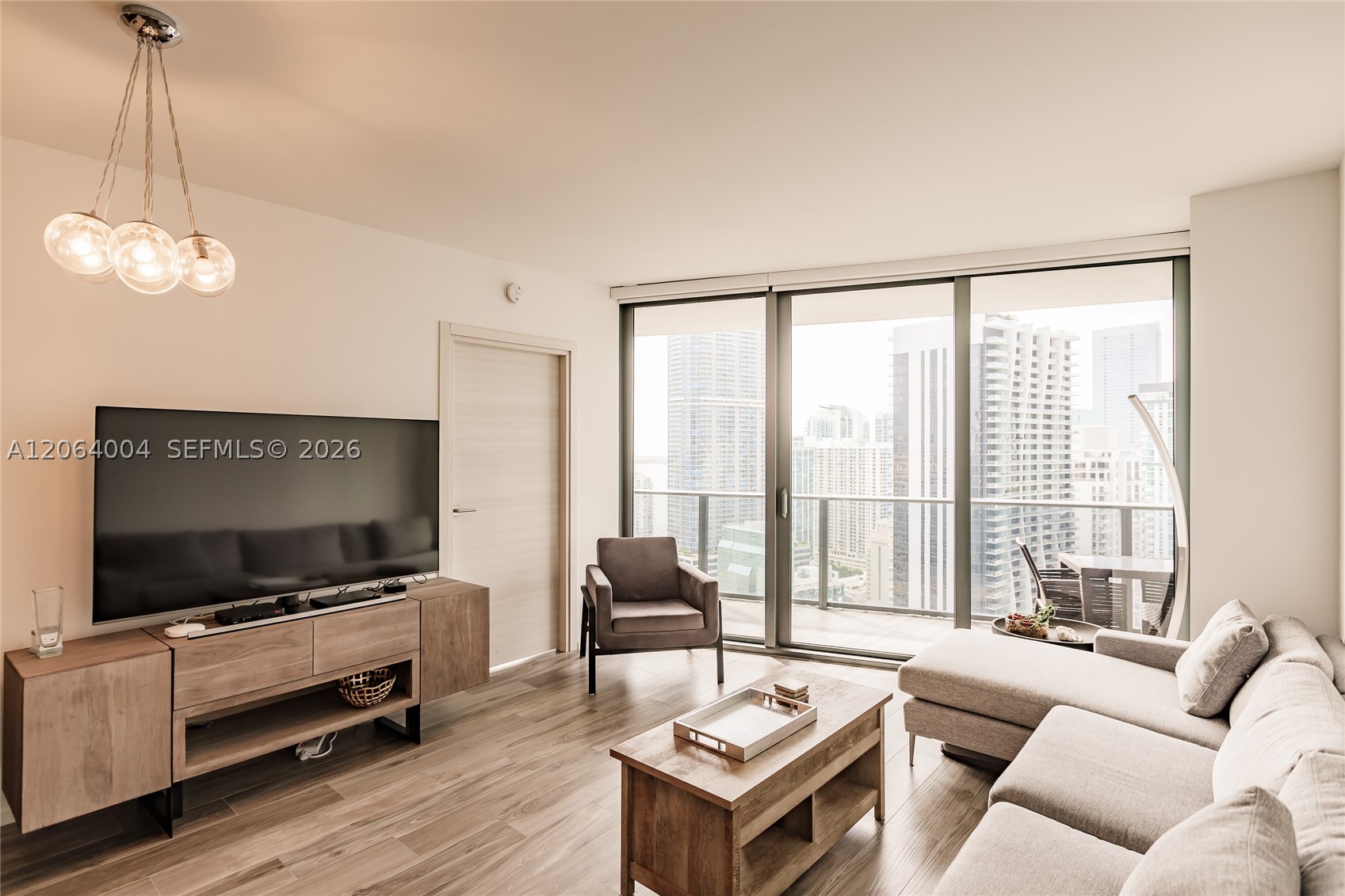 801 S Miami Ave #3703, Miami FL 33130