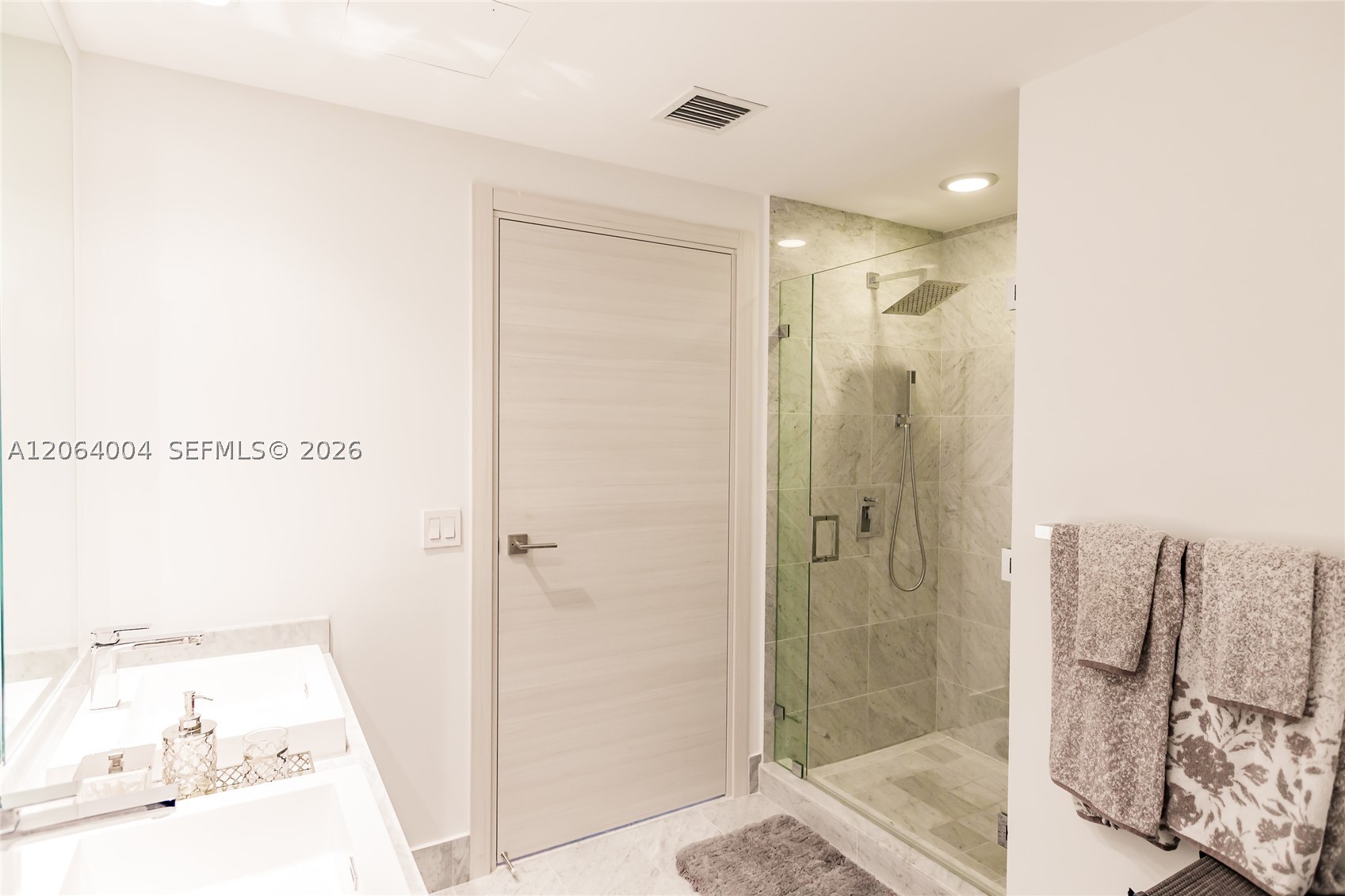 801 S Miami Ave #3703, Miami FL 33130