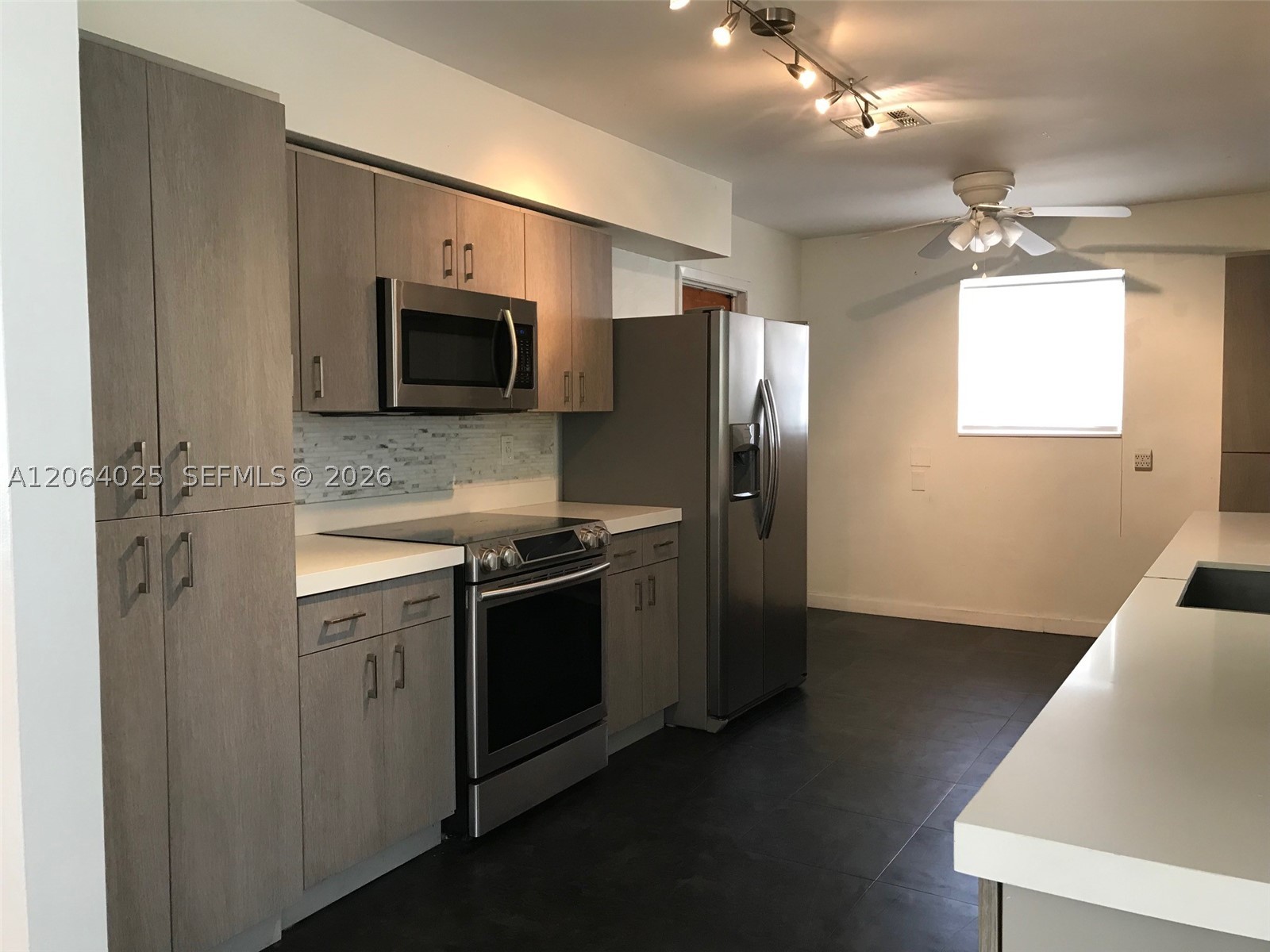 801 Albatross St, Miami Springs FL 33166