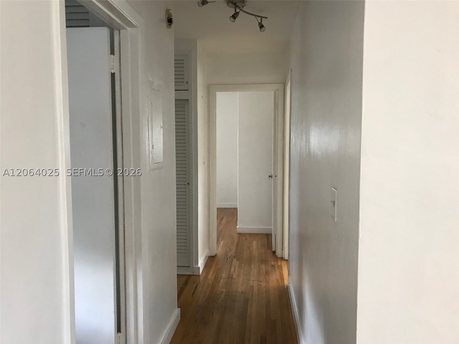 801 Albatross St, Miami Springs FL 33166
