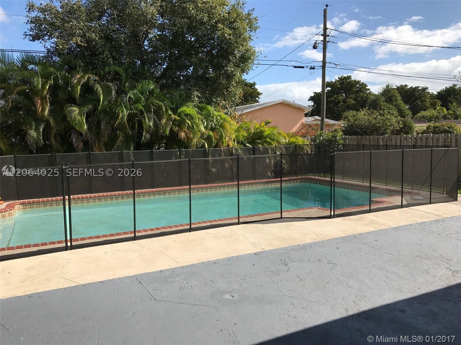 801 Albatross St, Miami Springs FL 33166