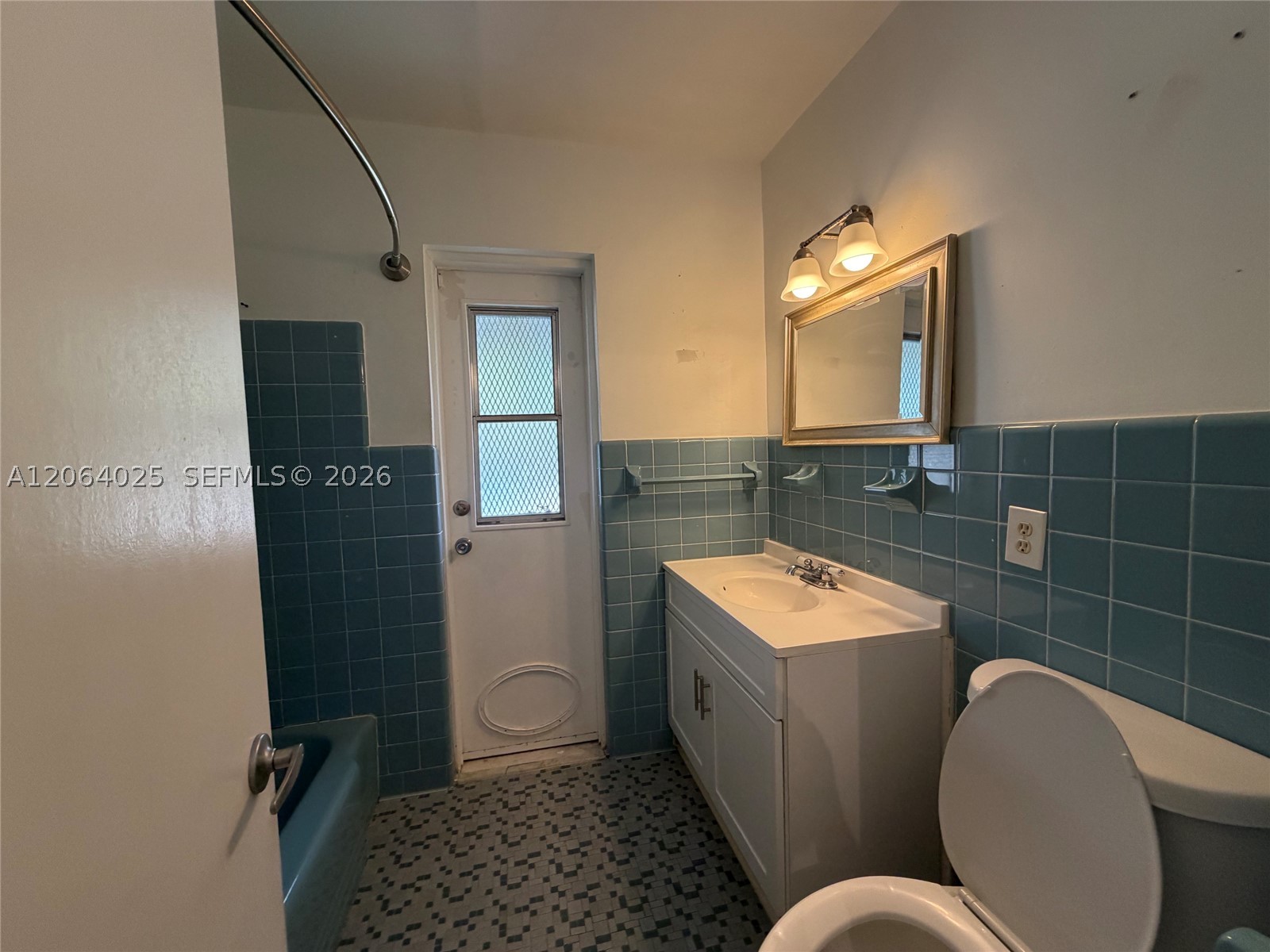 801 Albatross St, Miami Springs FL 33166