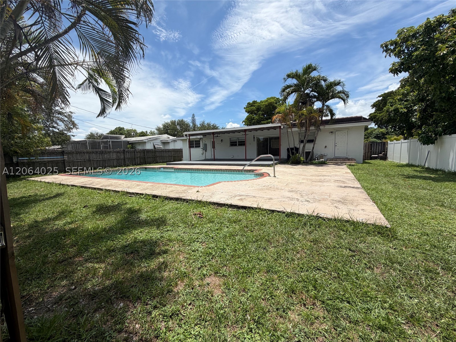 801 Albatross St, Miami Springs FL 33166