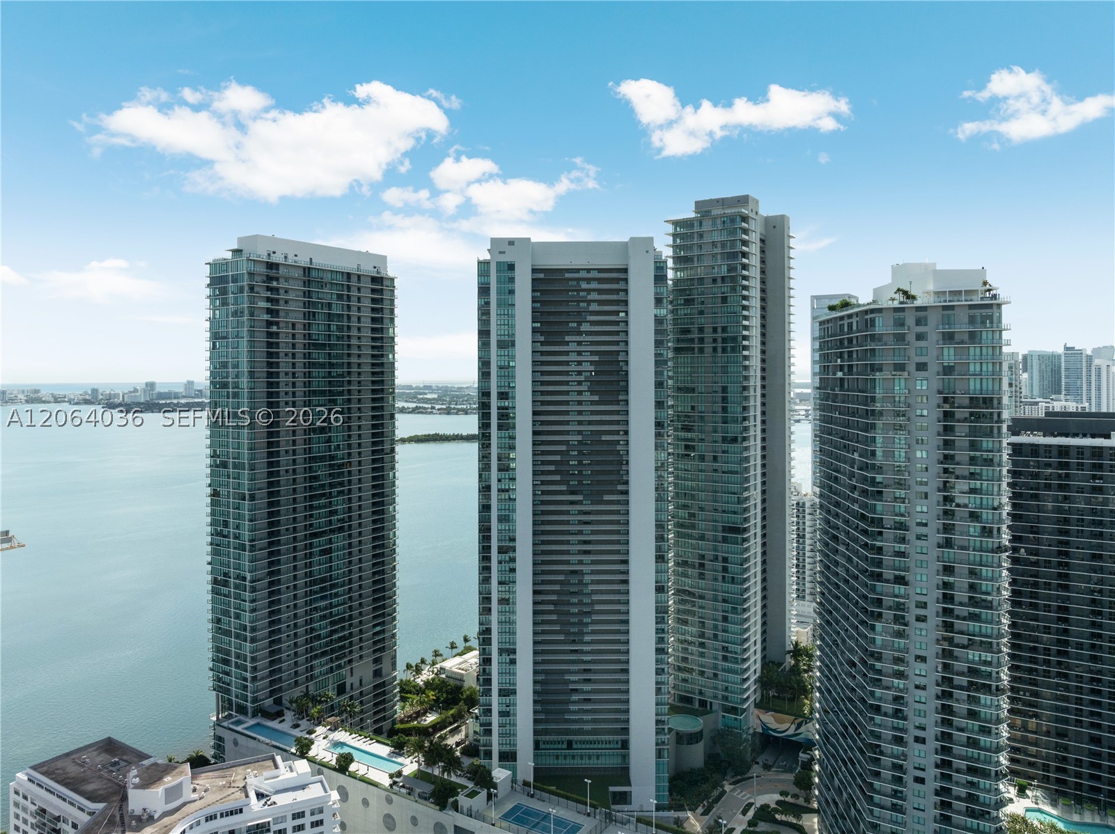 650 NE 32nd St #802, Miami FL 33137
