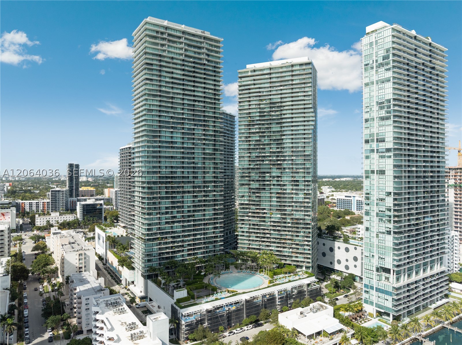 650 NE 32nd St #802, Miami FL 33137