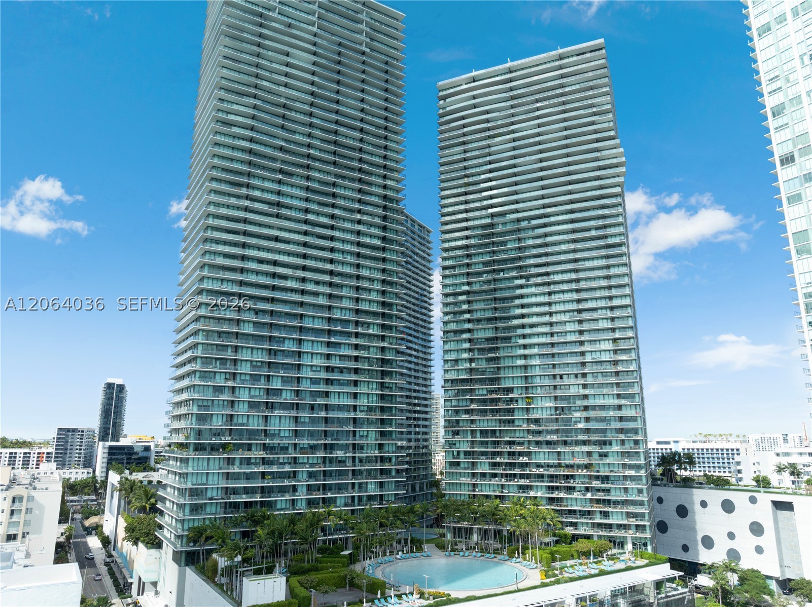 650 NE 32nd St #802, Miami FL 33137