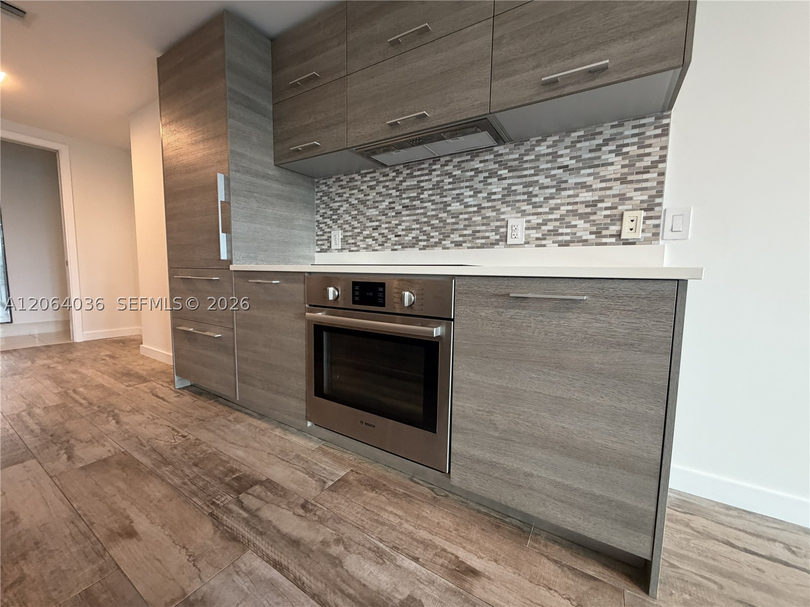 650 NE 32nd St #802, Miami FL 33137