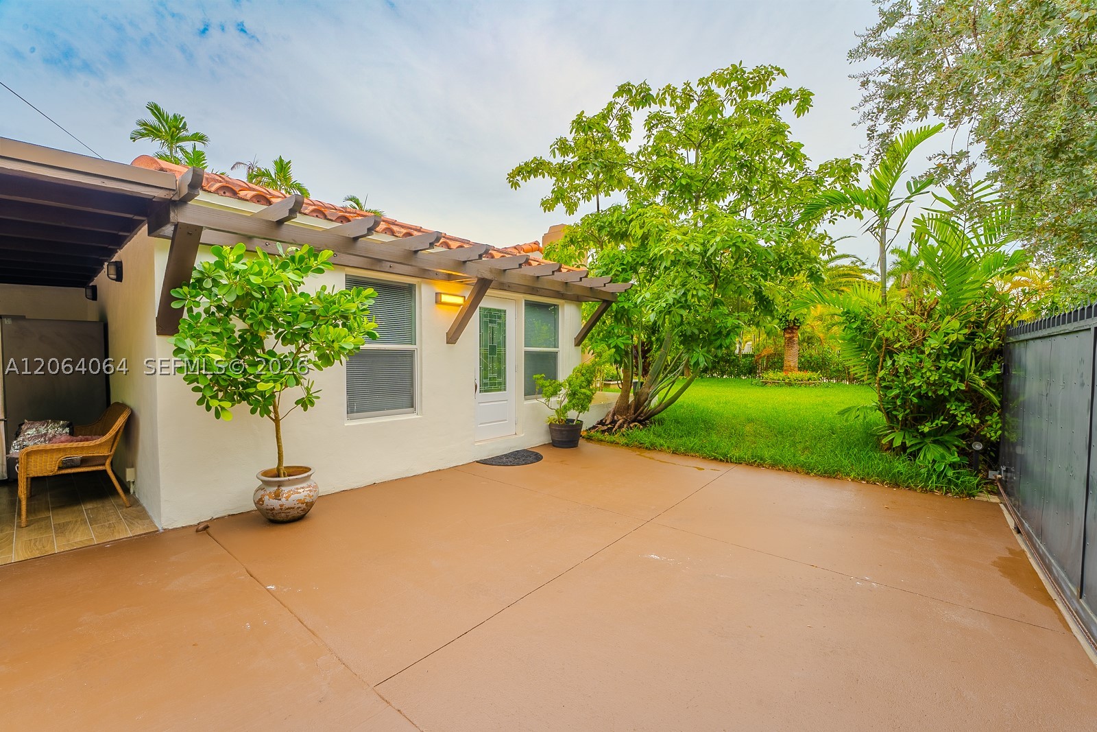 2483 SW 24th St, Miami FL 33145