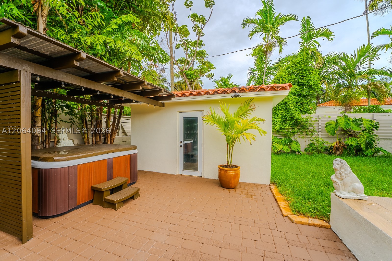 2483 SW 24th St, Miami FL 33145