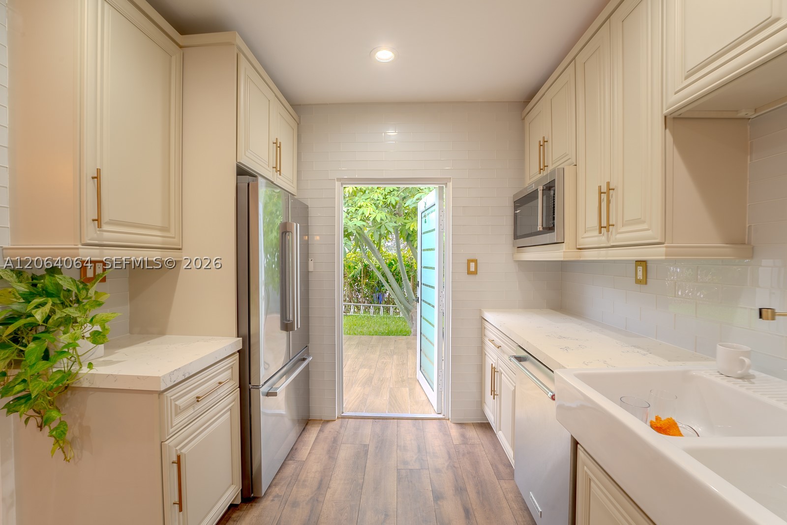 2483 SW 24th St, Miami FL 33145