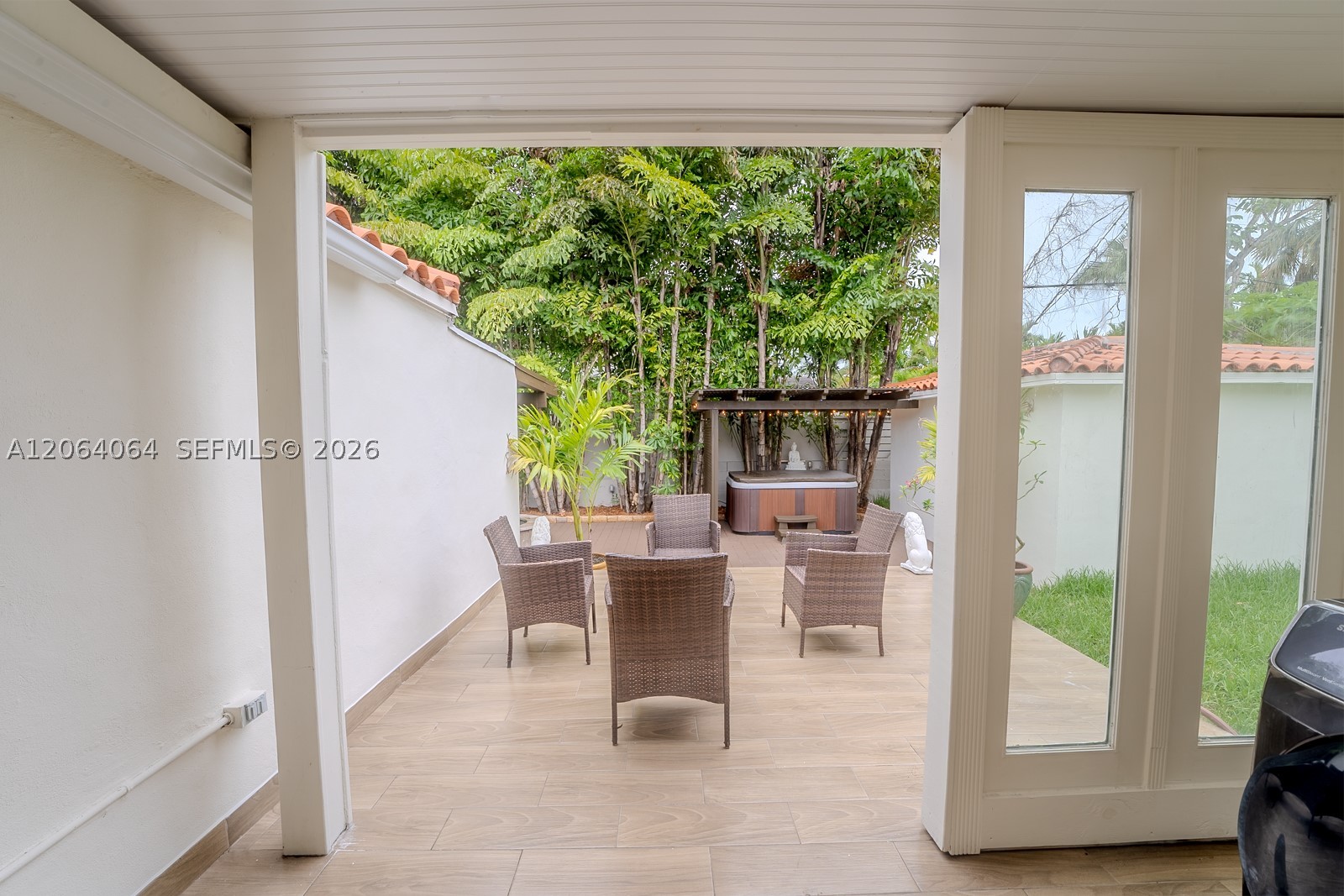 2483 SW 24th St, Miami FL 33145