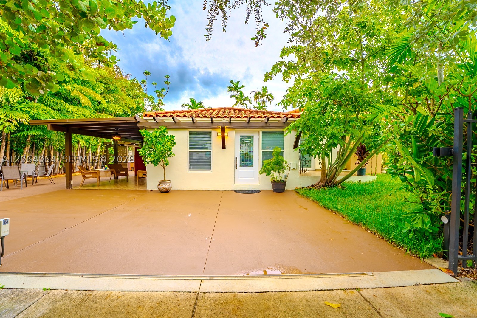 2483 SW 24th St, Miami FL 33145