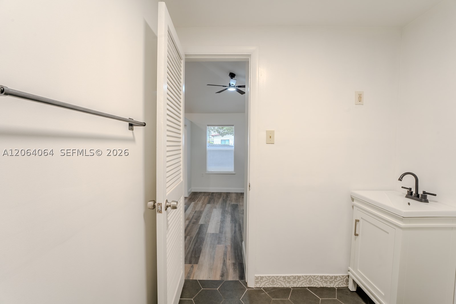 2483 SW 24th St, Miami FL 33145