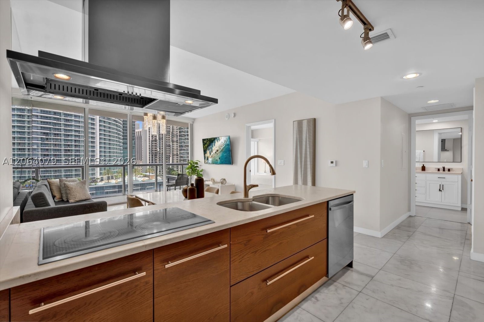 485 Brickell Ave #2103, Miami FL 33131