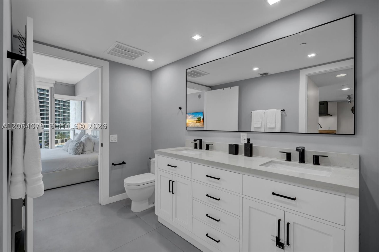 485 Brickell Ave #2103, Miami FL 33131
