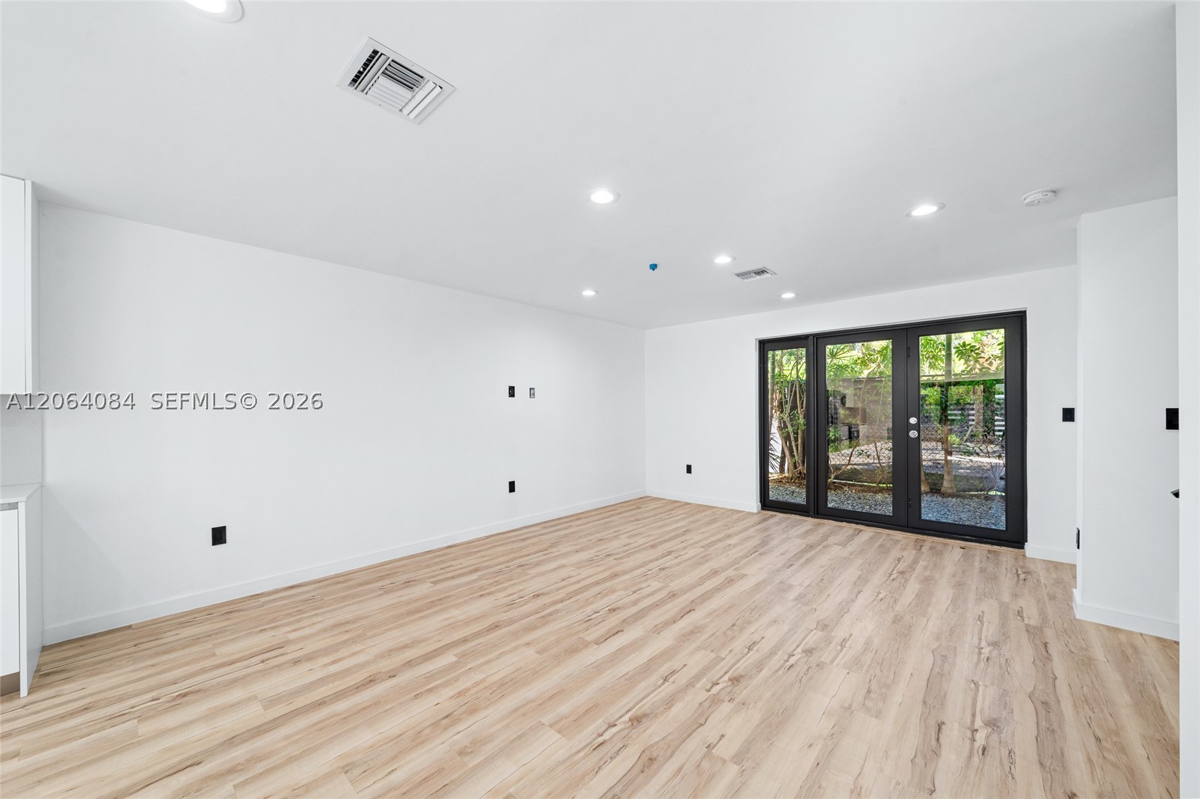 11 NE 51 St #B, Miami FL 33137